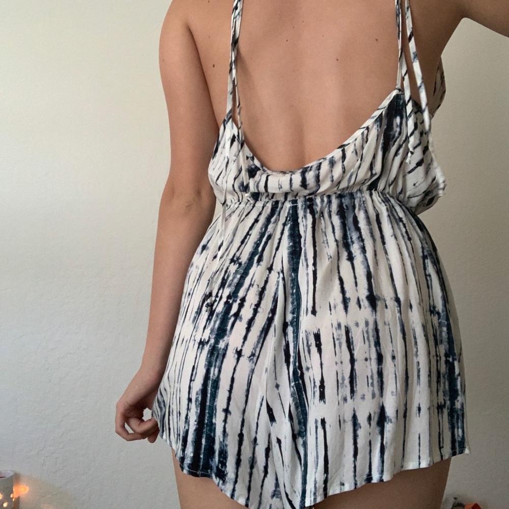 Light flowy romper - Picture 3 of 4